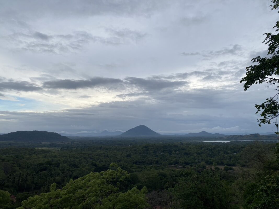 斯里蘭卡Dambulla千年石窟寺的風景