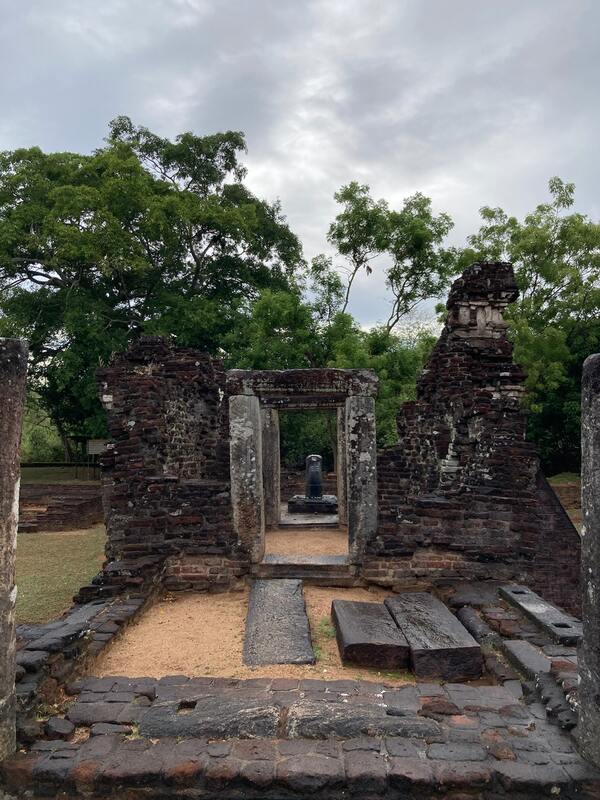 Polonnaruwa 求子廟