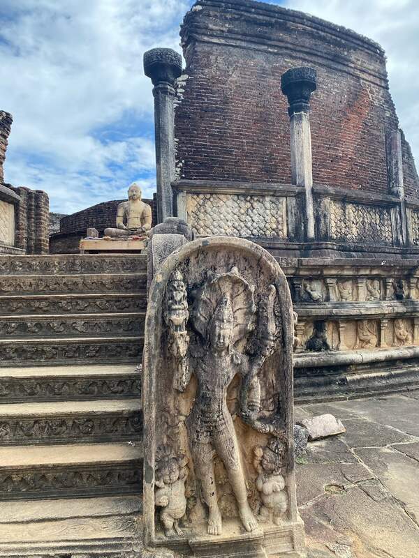 Polonnaruwa 四方院 守衛石