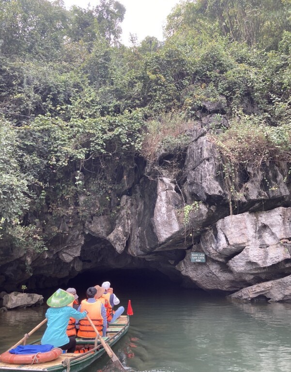 陸龍灣 Lam Cave (泥洞)