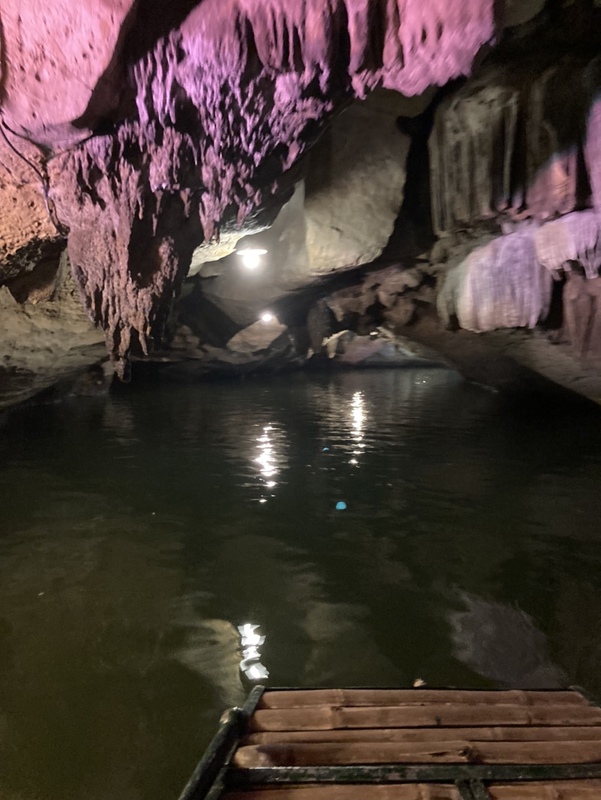 陸龍灣 Thánh Trượt Cave (聖人滑一跤洞)洞內景觀