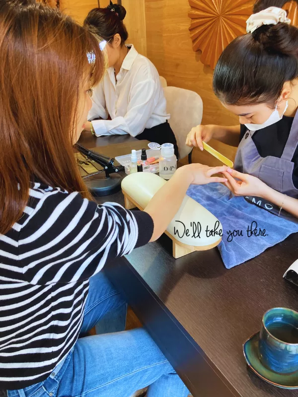 河內住宿: Bespoke Trendy Hotel Buffet 做美甲