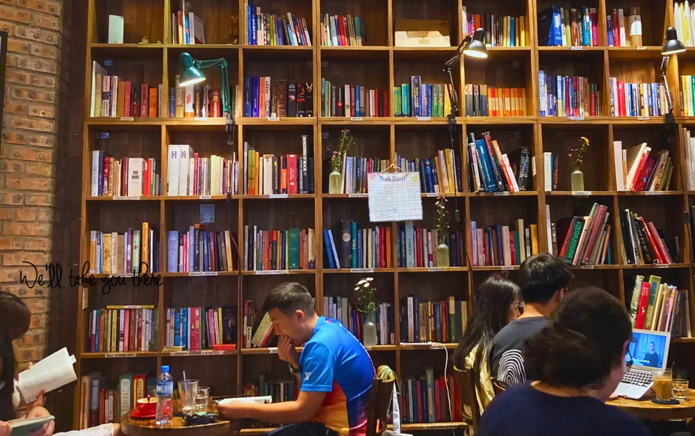 Tranquil Books & Coffee 書牆